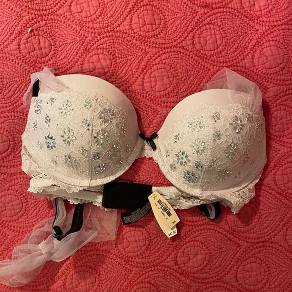 Victoria's Secret Bra 36C  - Fashion Show 2014 - Picture 1 of 2